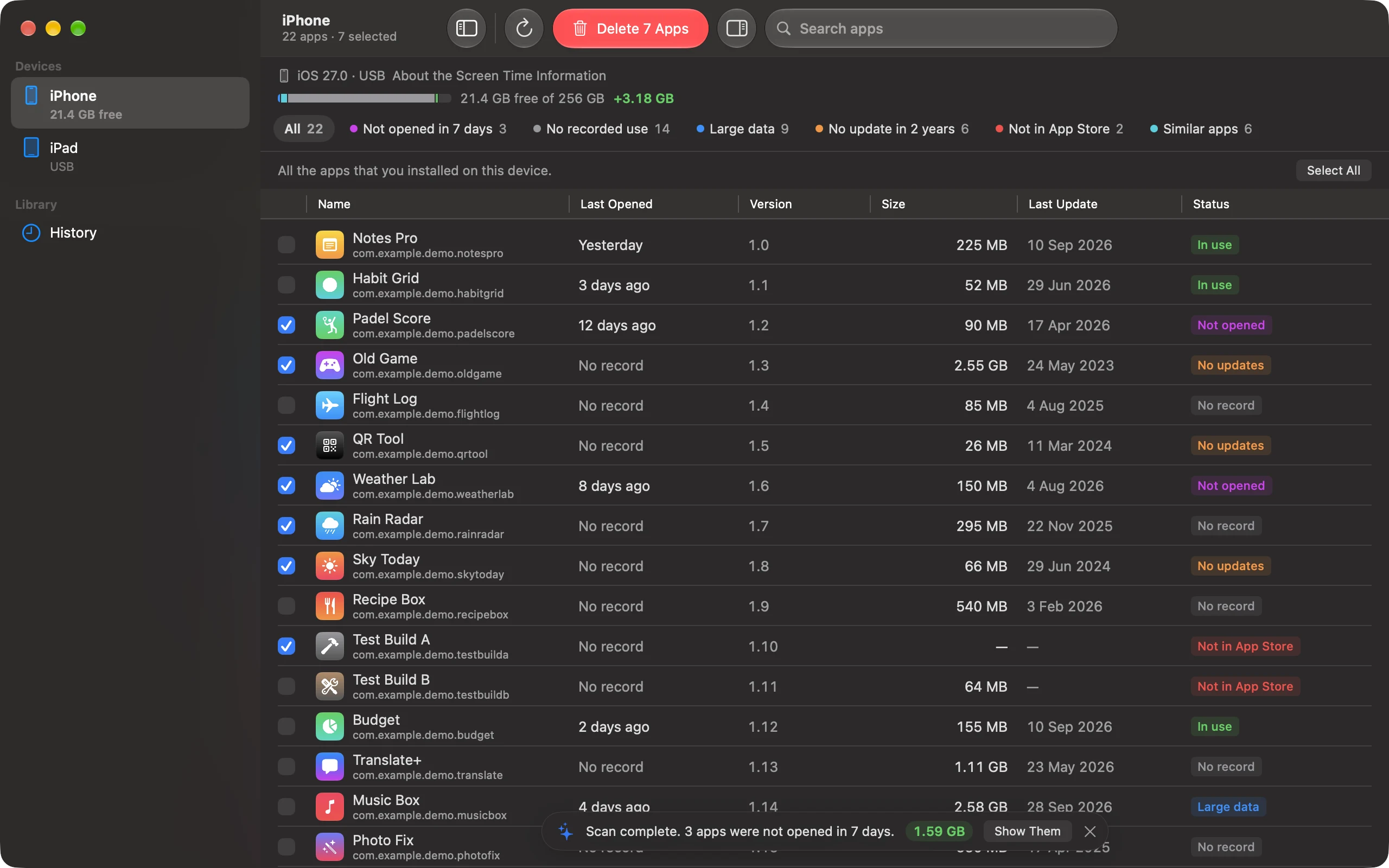 The iUninstall window in dark mode, with the last opened date and a status for each app.
